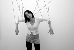 7 veidi, kā vīrieši mēdz manipulēt ar sievietēm