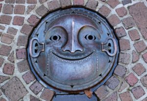 luka Kāpēc kanalizācijas lūkas ir apaļas