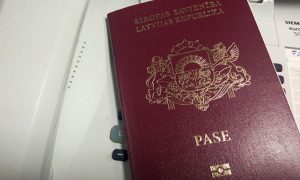 Septiņi ieteikumi, kā labāk izskatīties pases bildē